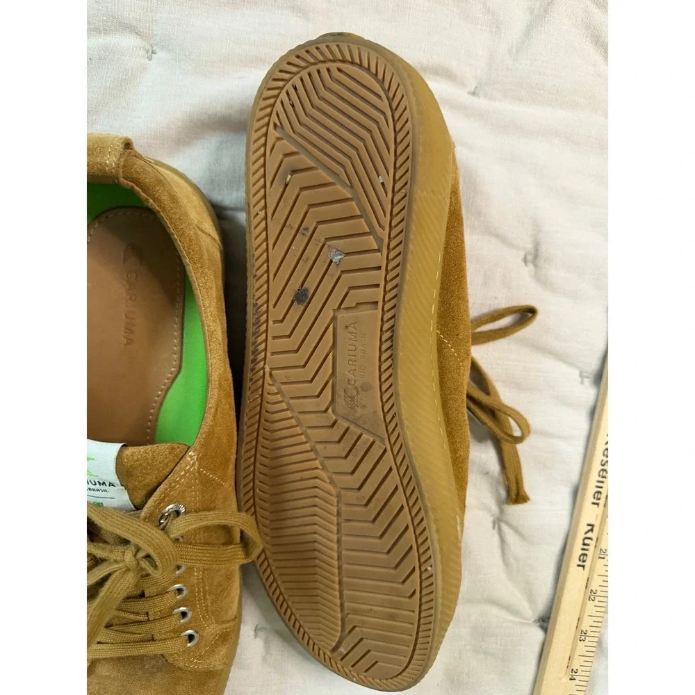 Cariuma Low Top Sneakers Unisex 11.5/13‎ Tan Suede Casual Comfort Sustainable